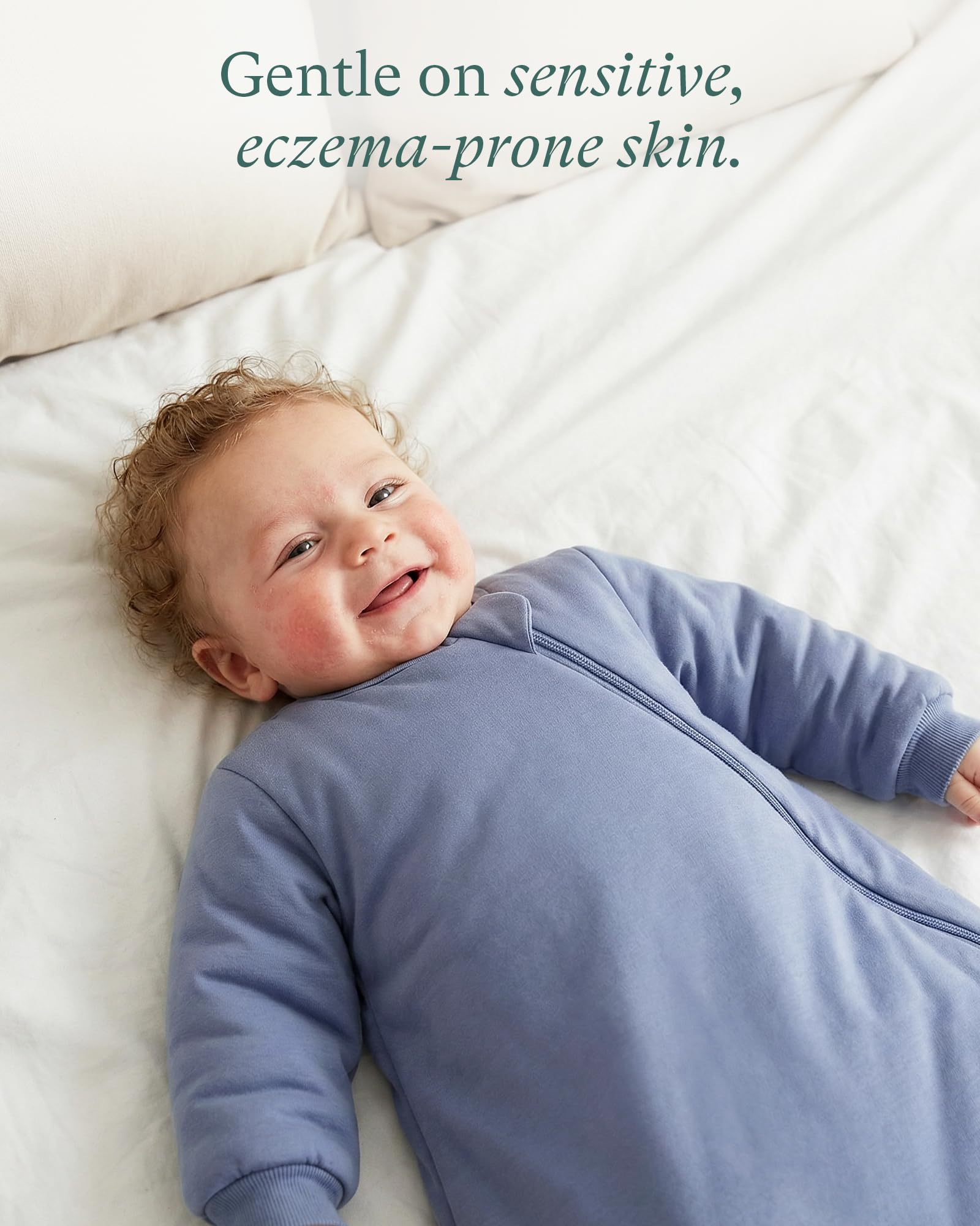 PurComfy featherglide zipper opens smoothly for quick diaper changes.