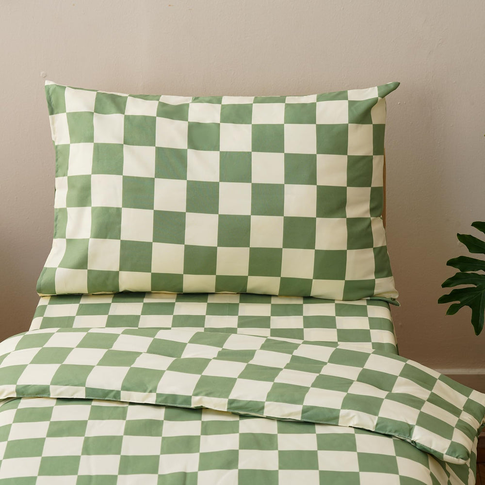 Pureant Green Plaid toddler bedding fitted sheet close-up with durable fit for active kids