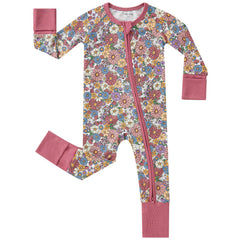 Pureborn baby girls sleeper in daisy pattern with 2-way zipper for easy nighttime changes.
