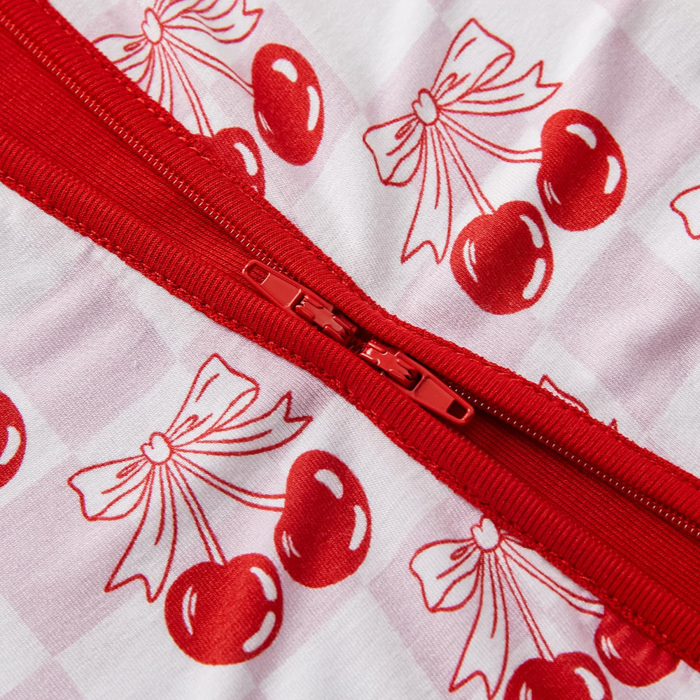 Pureborn tagless design keeps skin irritation-free during sleep.