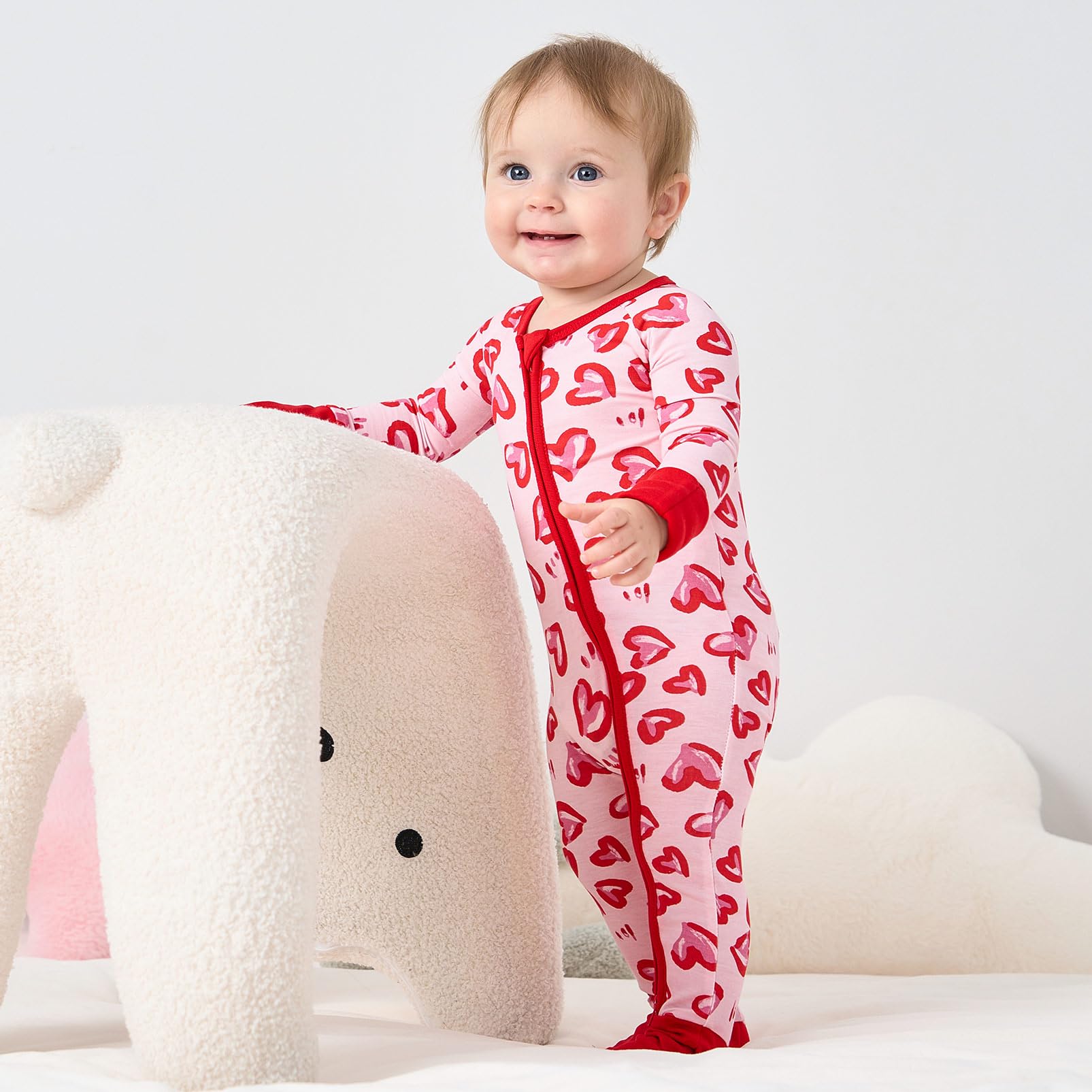 Pureborn reversible mittens feature to prevent scratching and soothe hands.