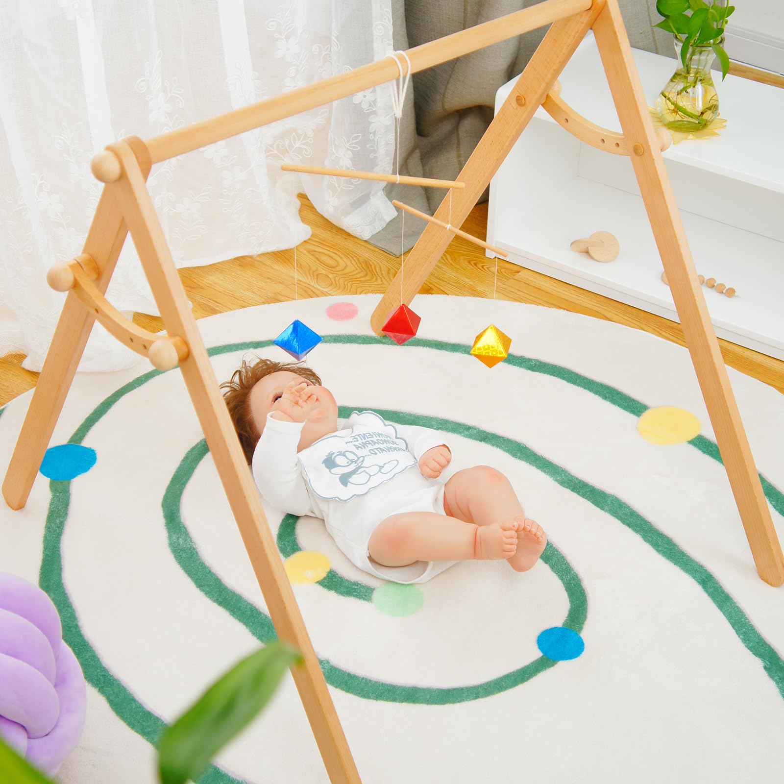 Purgano Montessori Mobile cradle attachment keeps the mobile securely in place.