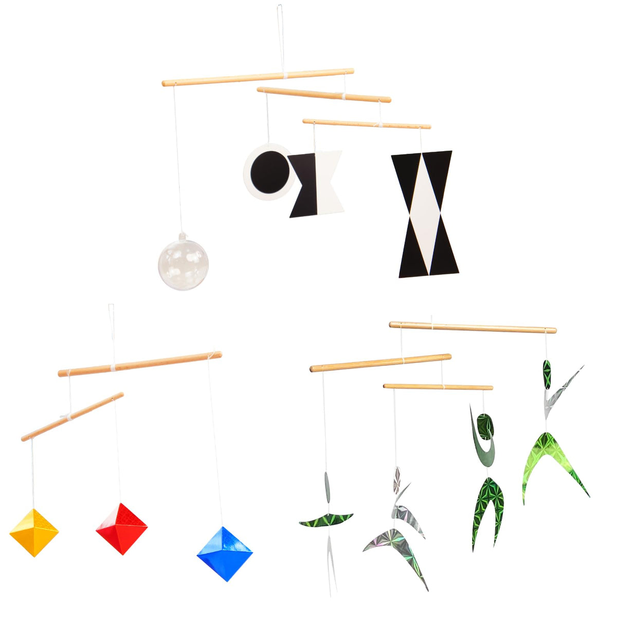 Purgano Montessori Mobile Munari with plastic ball over crib promotes visual tracking.