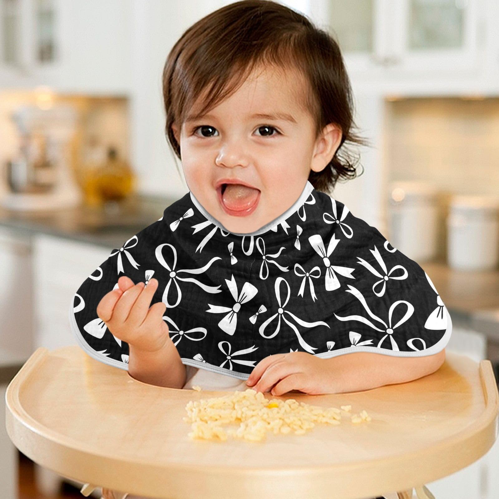 Qinllo burp cloth prints are gift-ready with charming patterns.
