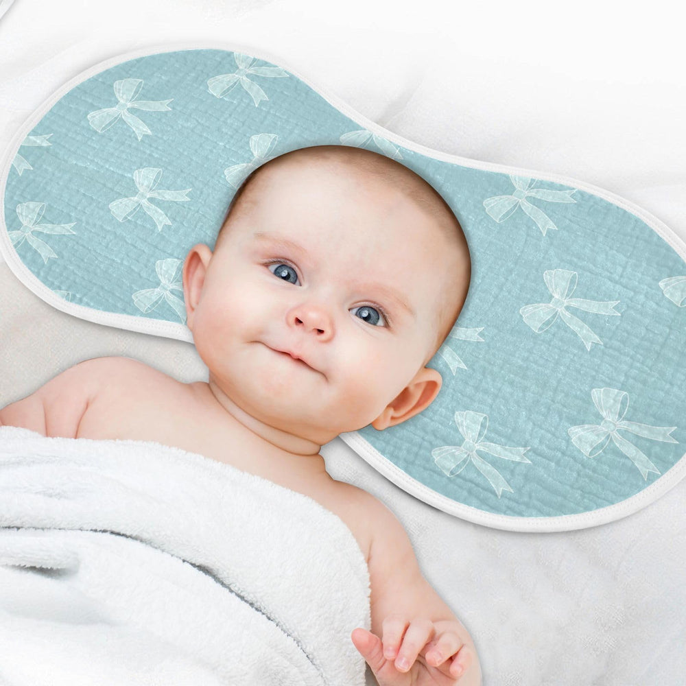 Qinllo burp cloth back detail with waterproof layer guarding outfits