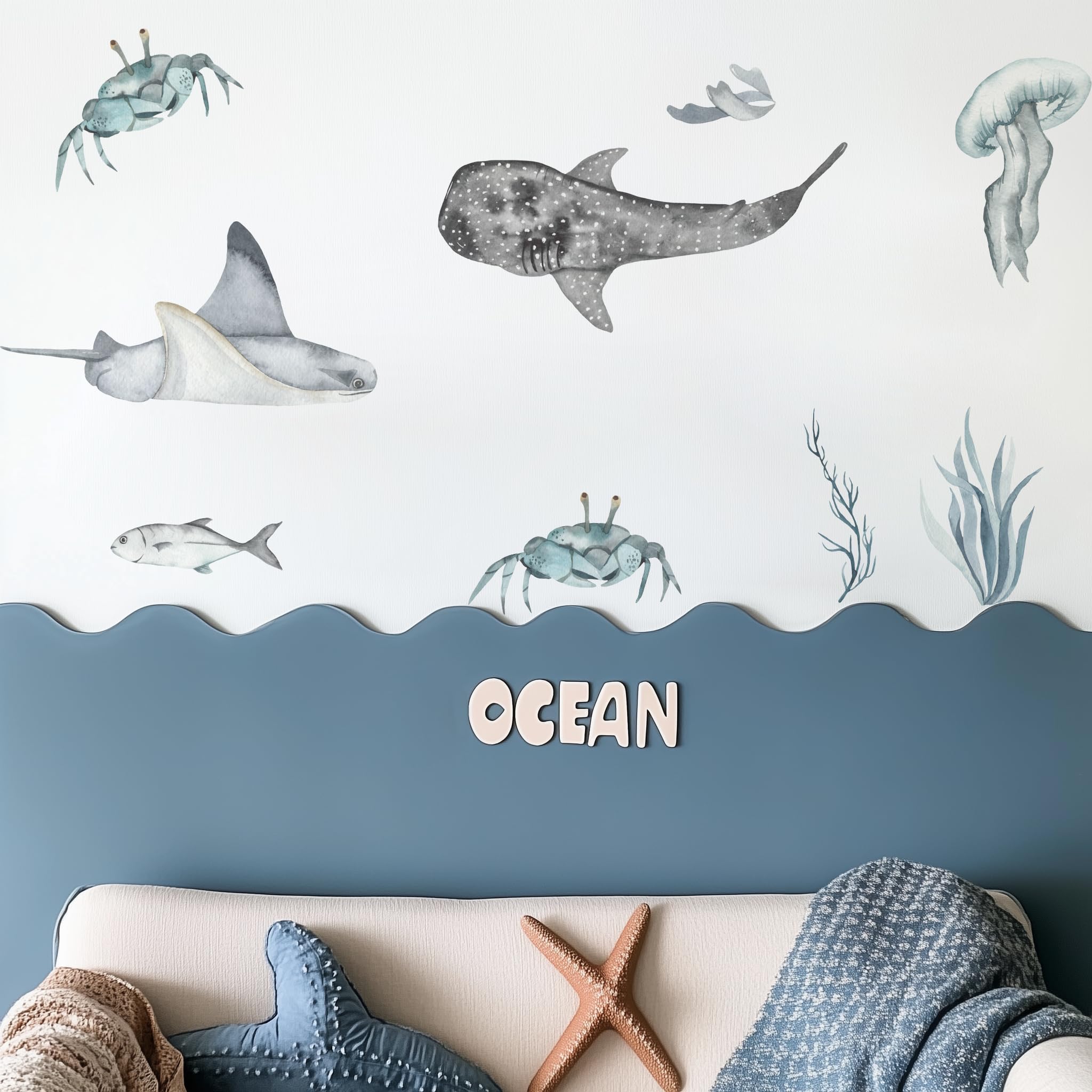 QUCHENG Ocean decals underwater-scene covers large walls for immersive murals.