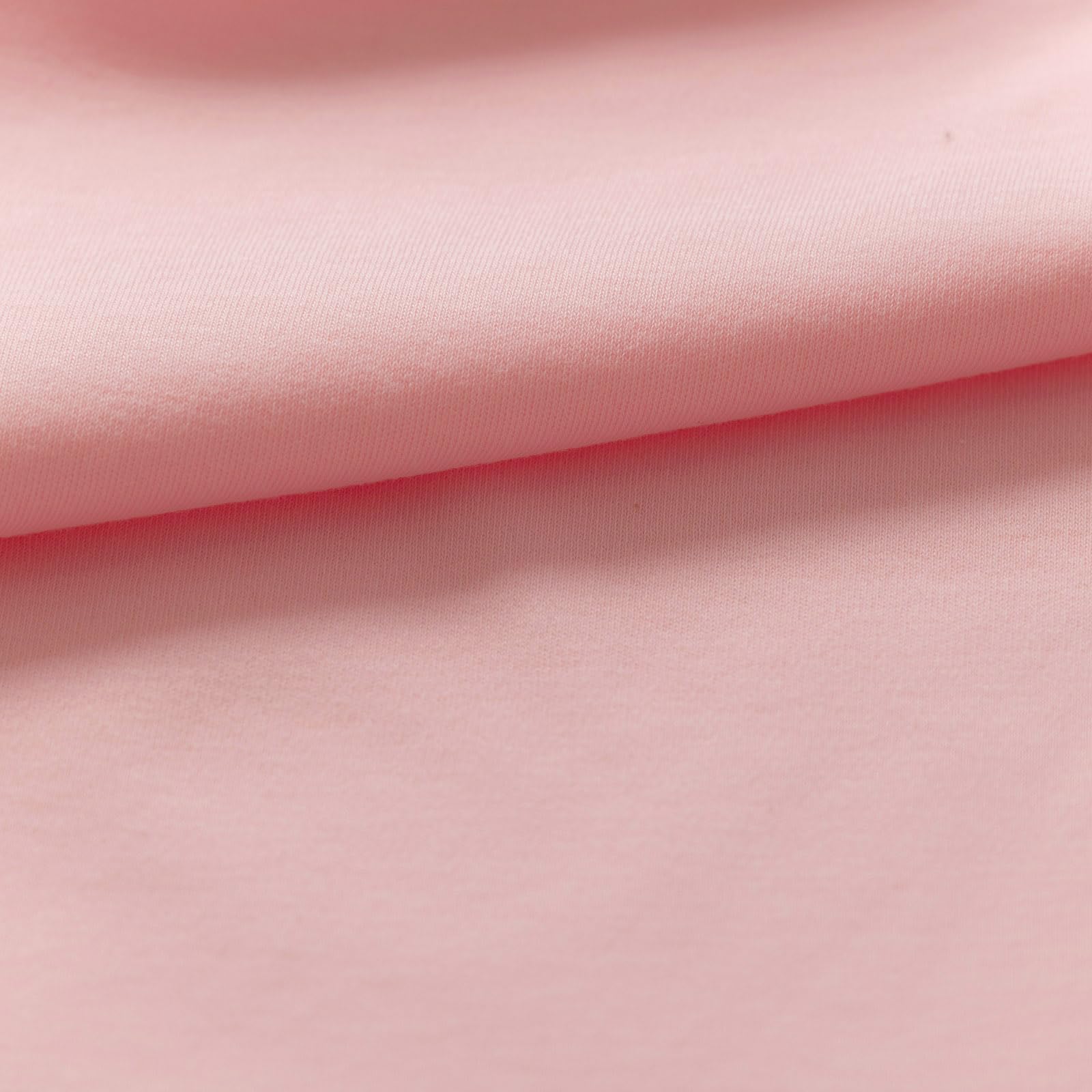 QUENESS swaddle with Velcro closure makes quick, snug wrapping.