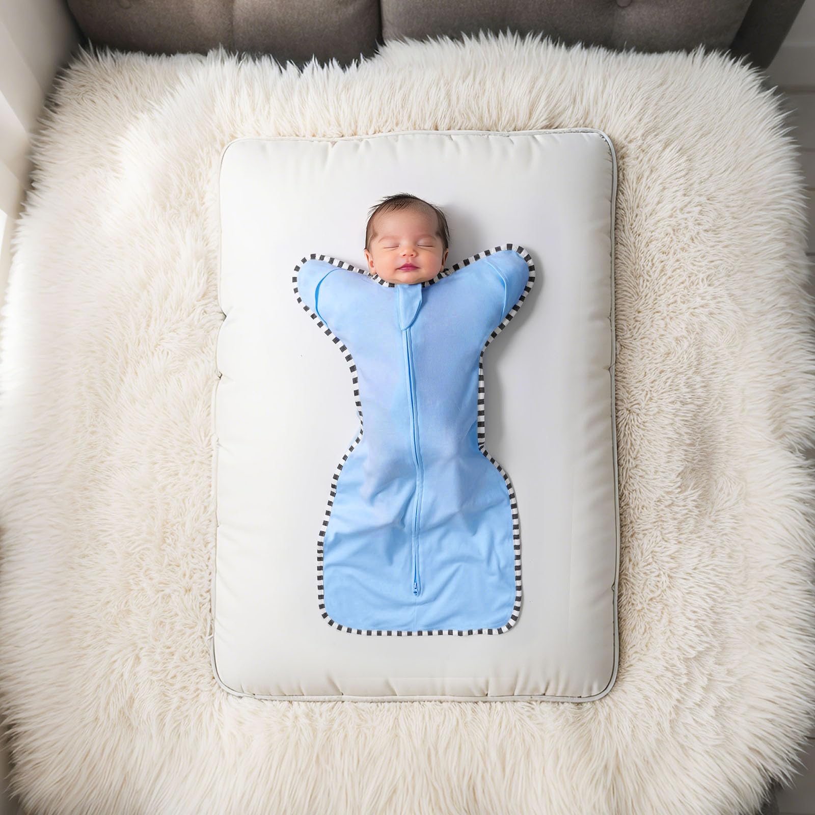 Queness Transition Swaddle smooth two-way zipper for easy diaper changes