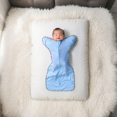 Queness Transition Swaddle smooth two-way zipper for easy diaper changes
