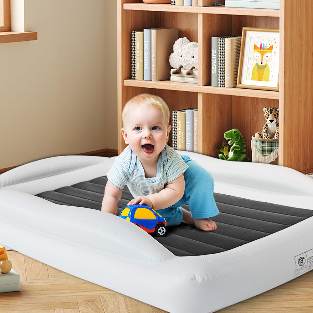 RAUMRIGGE lightweight bed weighs about 6.7 pounds for travel.