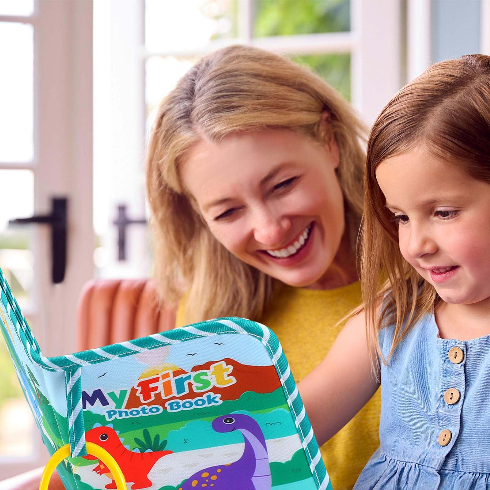 Reallnaive dinosaurs theme illustration to engage baby during memory time