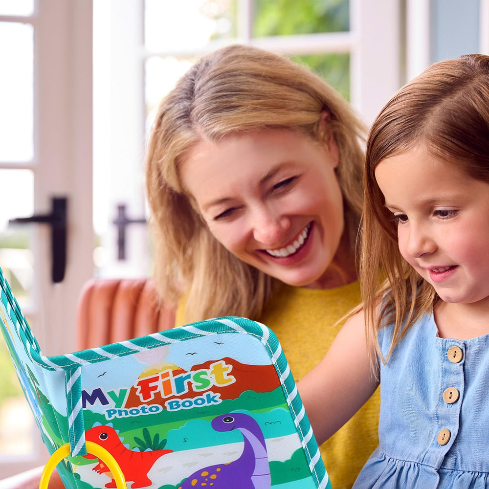 Reallnaive dinosaurs theme illustration to engage baby during memory time