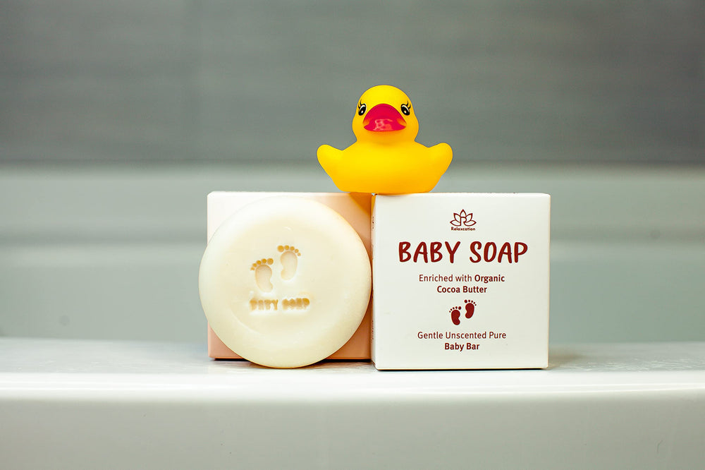Relaxcation Bath time scene emphasizes easy handling and a mild cleanse.