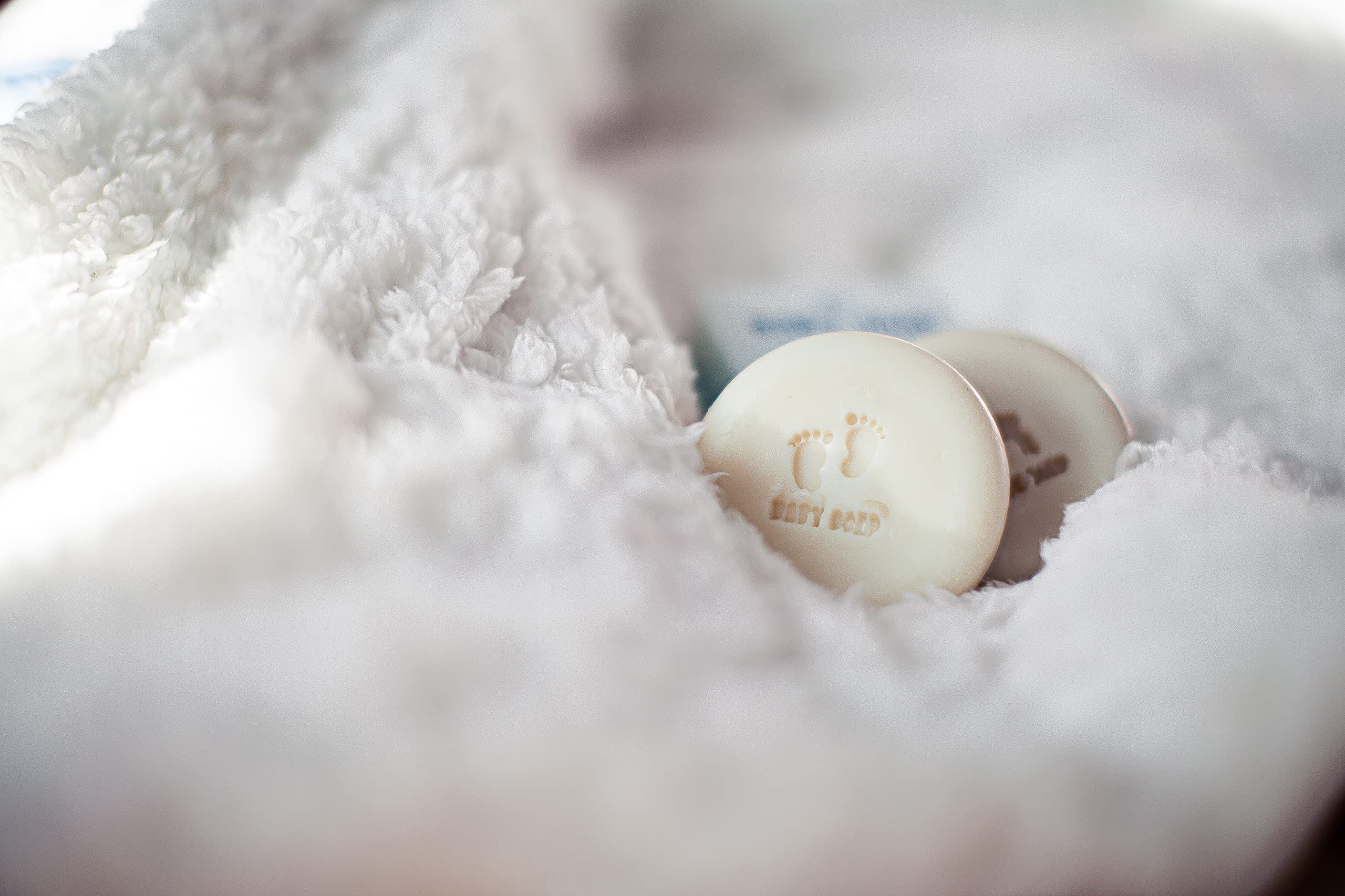 Relaxcation Newborn friendly bath routine shown for gentle daily bathing.