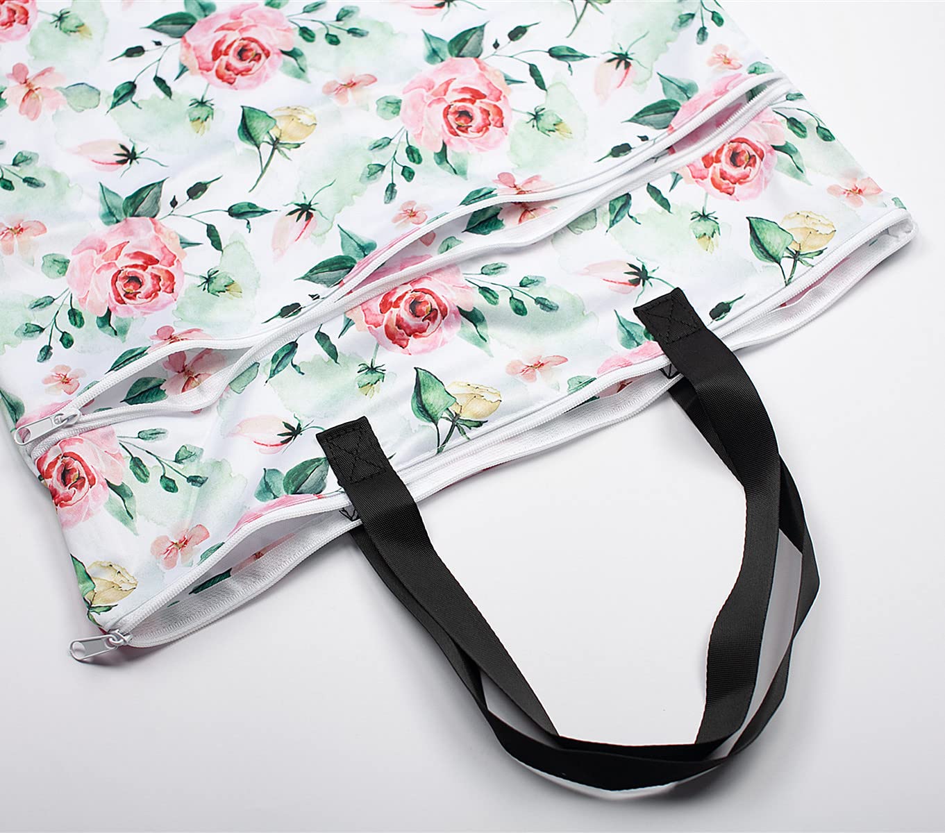 ReUseLife bag measures 17.7 by 25.2 inches to hold 20–25 diapers.