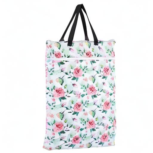 ReUseLife dual-zippered compartments for easy wet and dry item separation on the go.