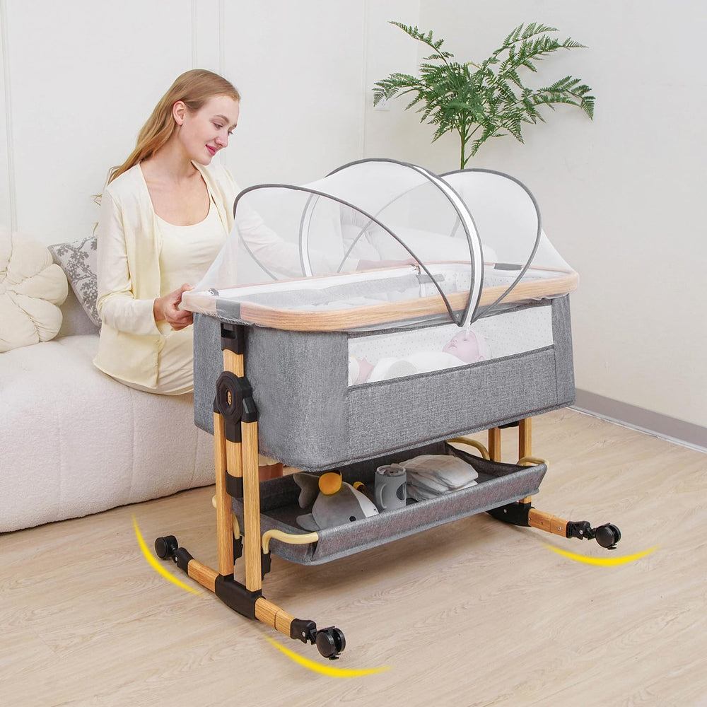 RICUTON Bassinet height adjustment aligns with your bed for easy reach.