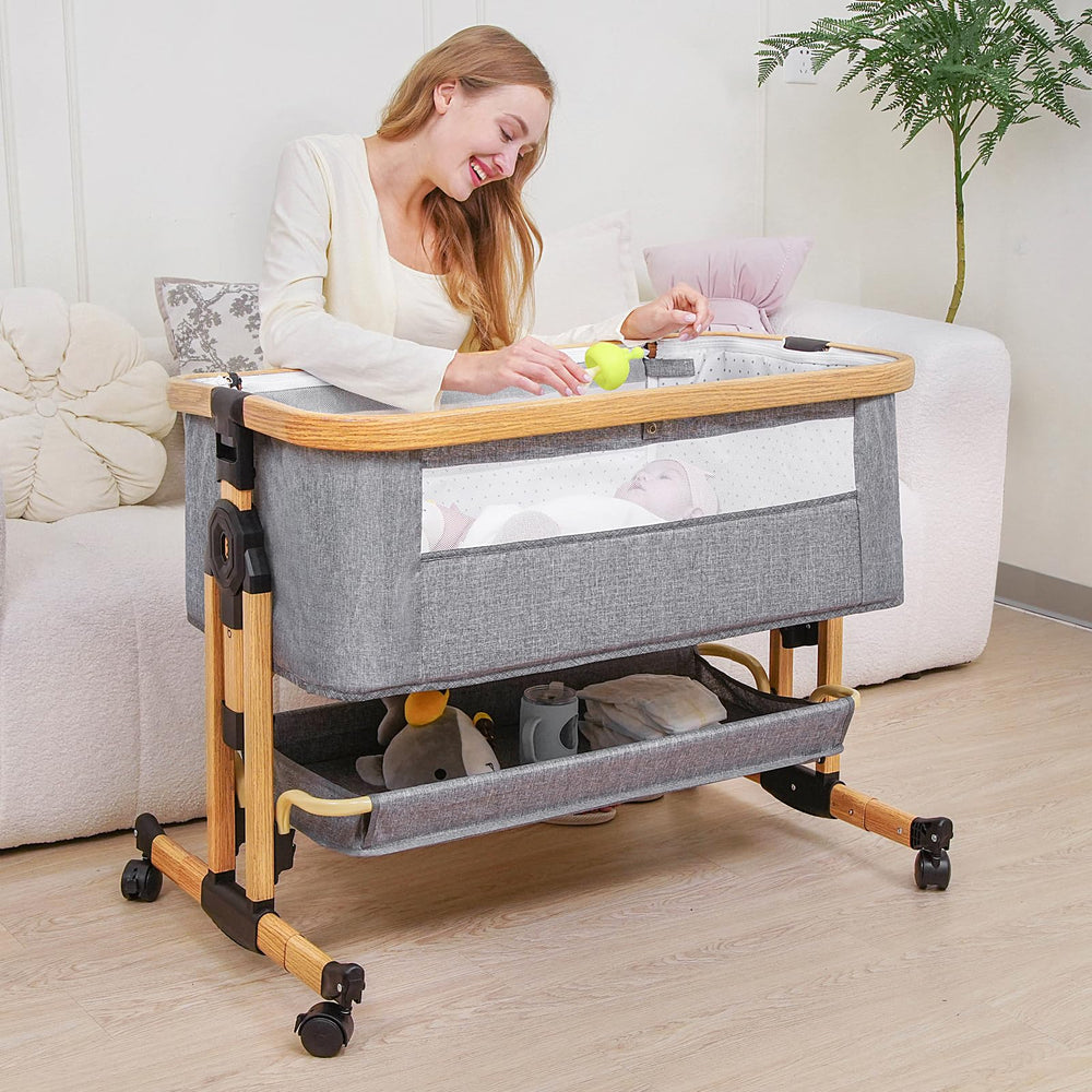 RICUTON Baby Bassinet with mosquito net protects baby during sleep.