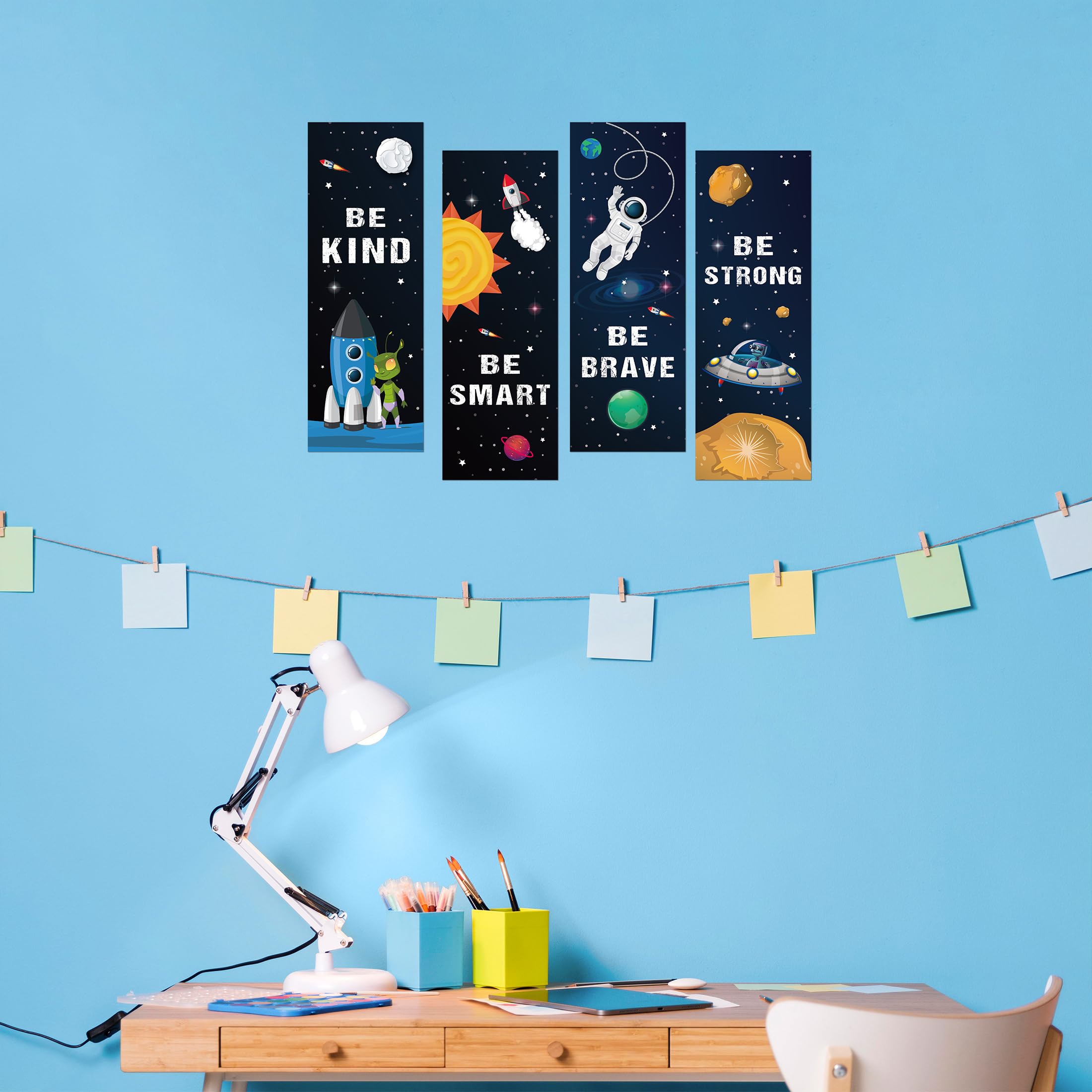 Robmoda boys room star pack enhances nighttime ambiance.