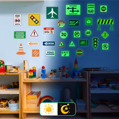 Robmoda end-sign sticker supports road sign recognition in kids' spaces.
