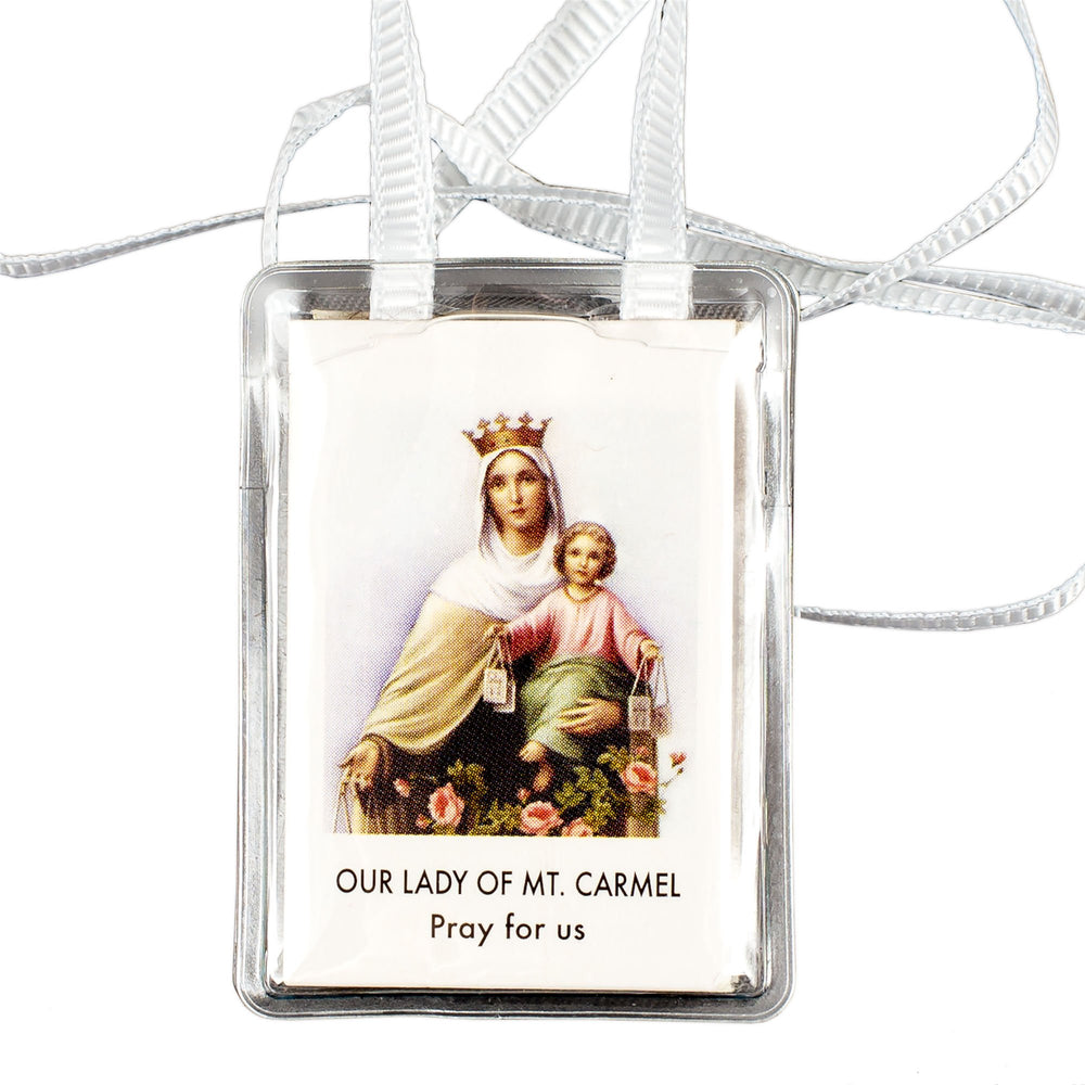 Roman 5-Piece First Communion Gift Set vinyl book cover close-up, book protection with style