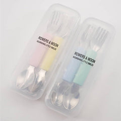 Rowers & Moon BPA-free silicone handle provides safe grip.