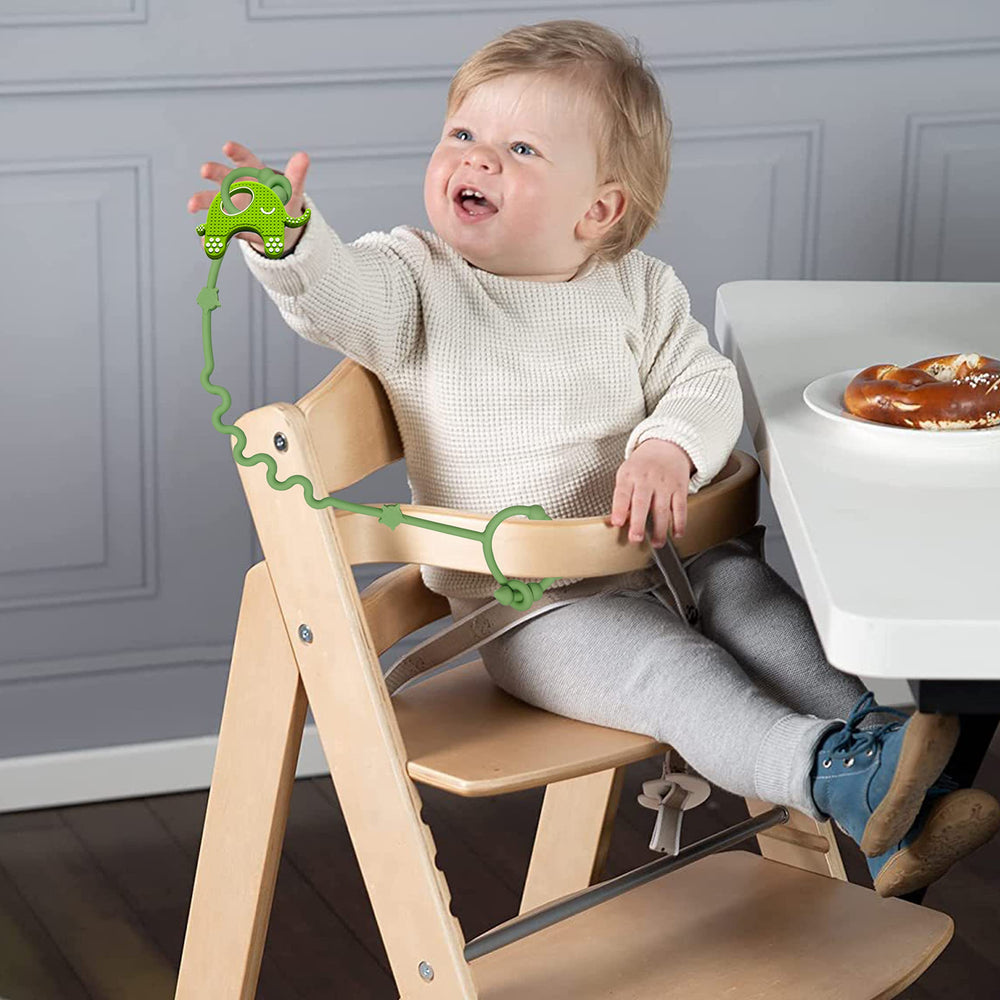 RTMOK high-chair toy clip helps entertain during meals safely.