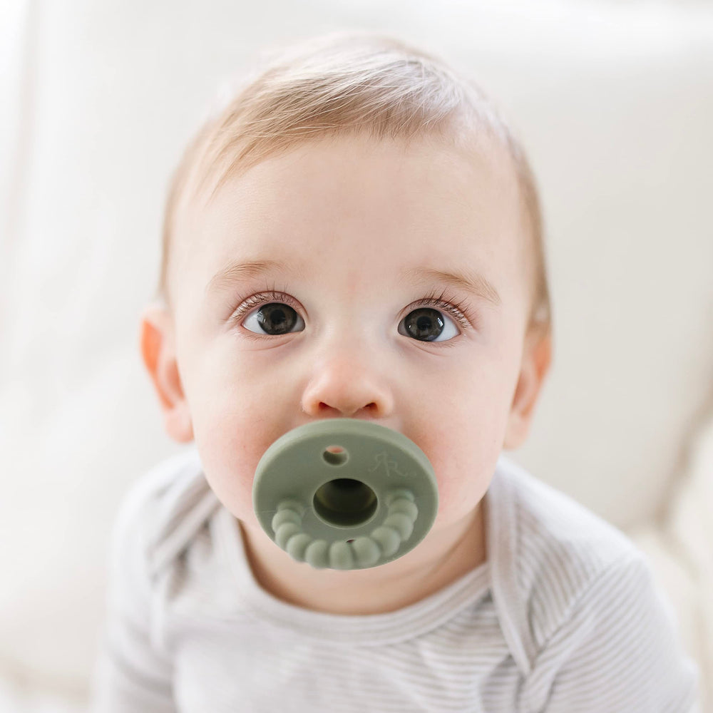 Ryan & Rose Cutie PAT Stage 2 Ivy nipple shown for teether use