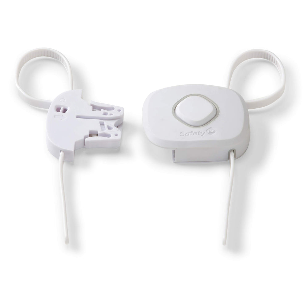 Four-pack packaging for Safety 1st OutSmart Flex Lock is highlighted