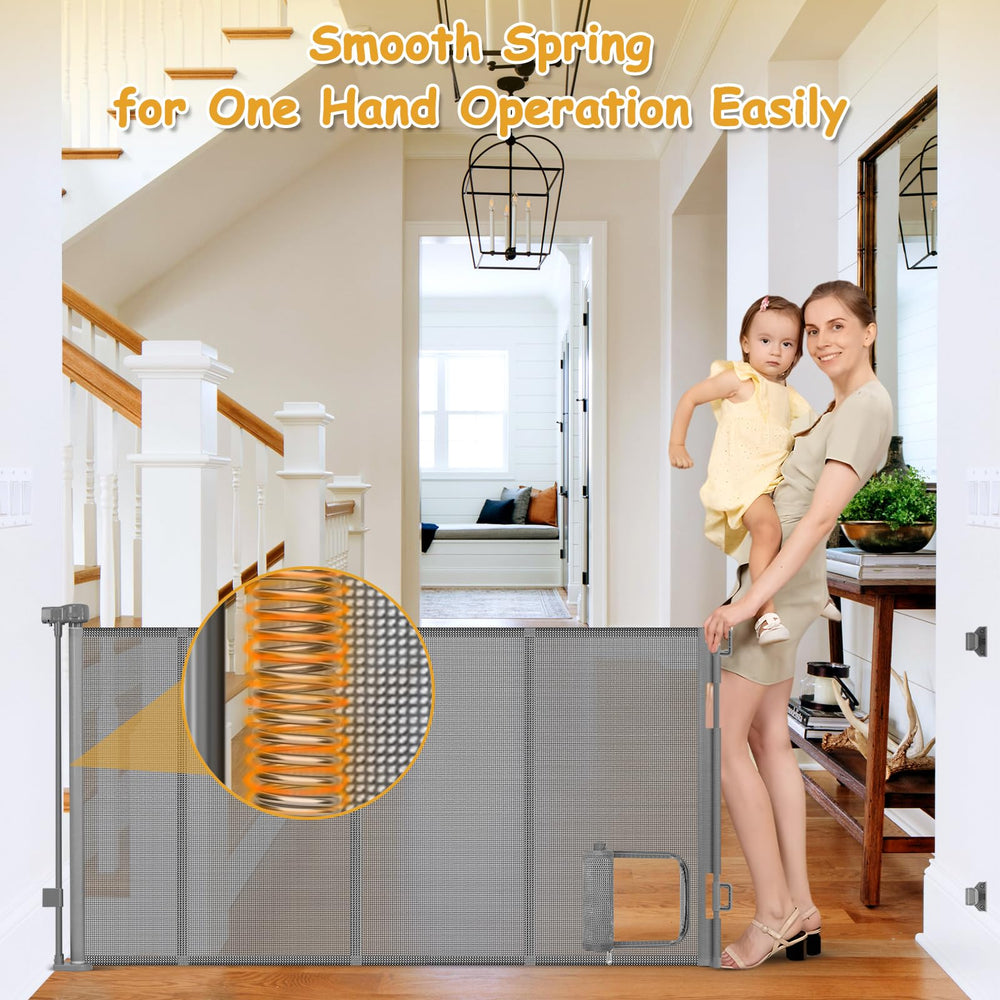 Sair Pet one-hand retractable mechanism enables easy gate operation