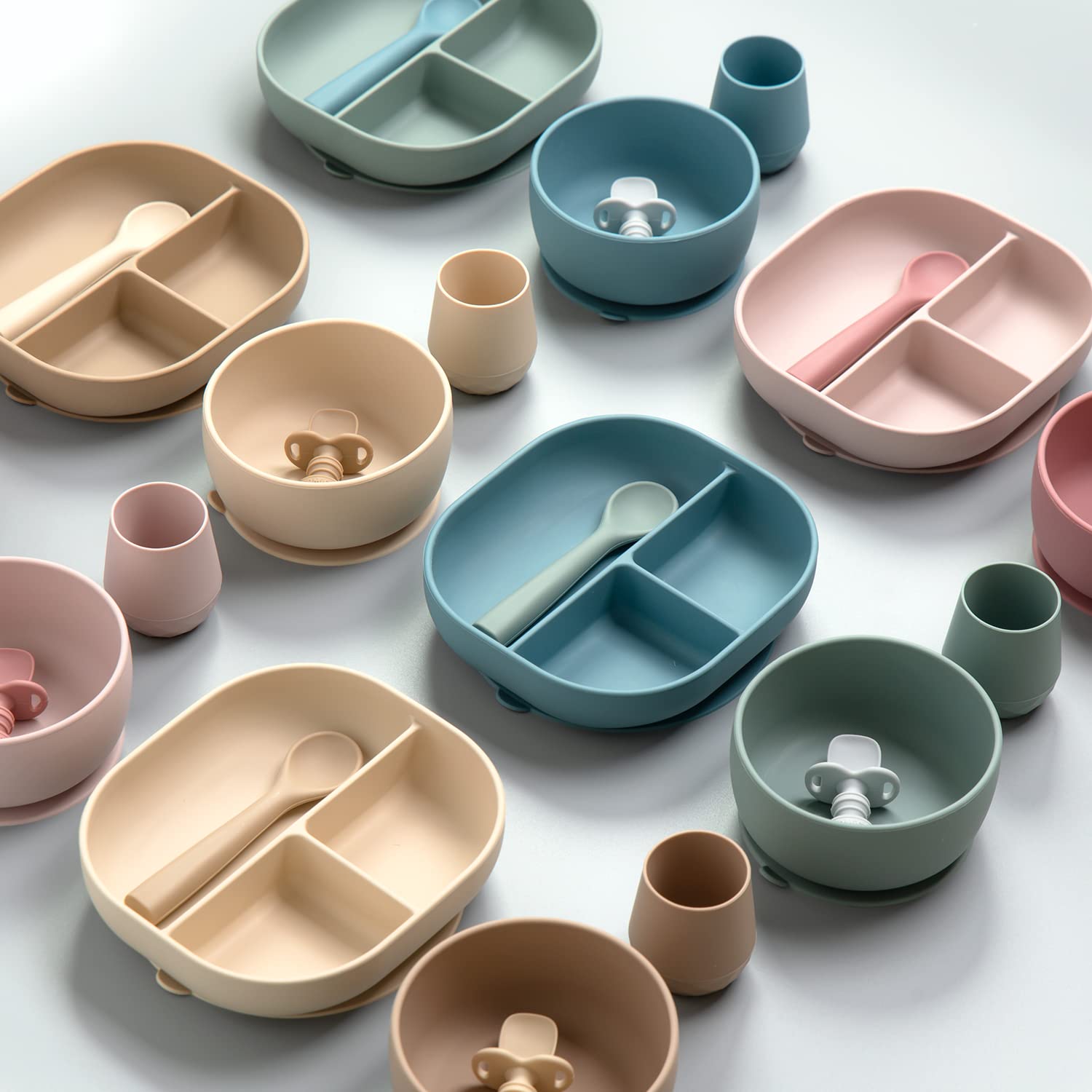 SAMiGO all-in-one feeding set image; complete self-feeding toolkit for baby-led weaning.
