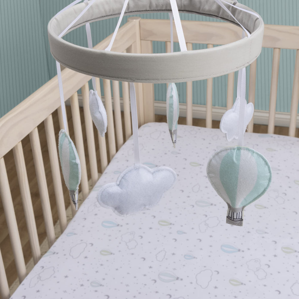 Sammy & Lou lightweight design makes crib attachment quick.