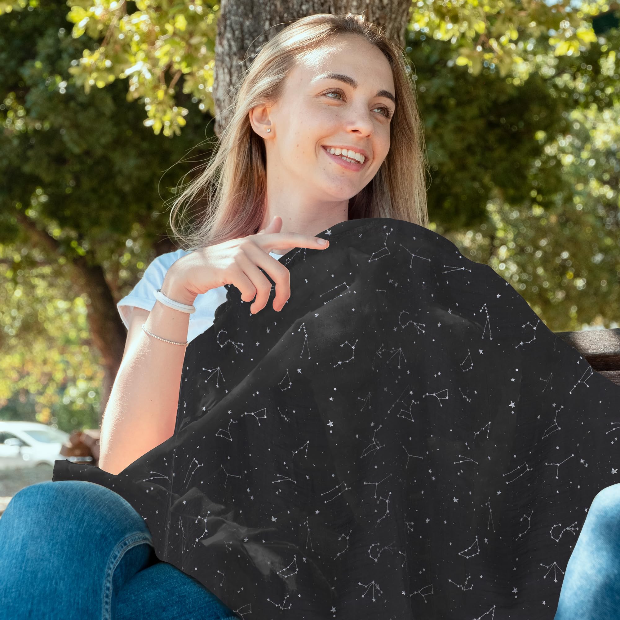San Francisco Baby nursing cover featuring adjustable straps for a comfortable fit.