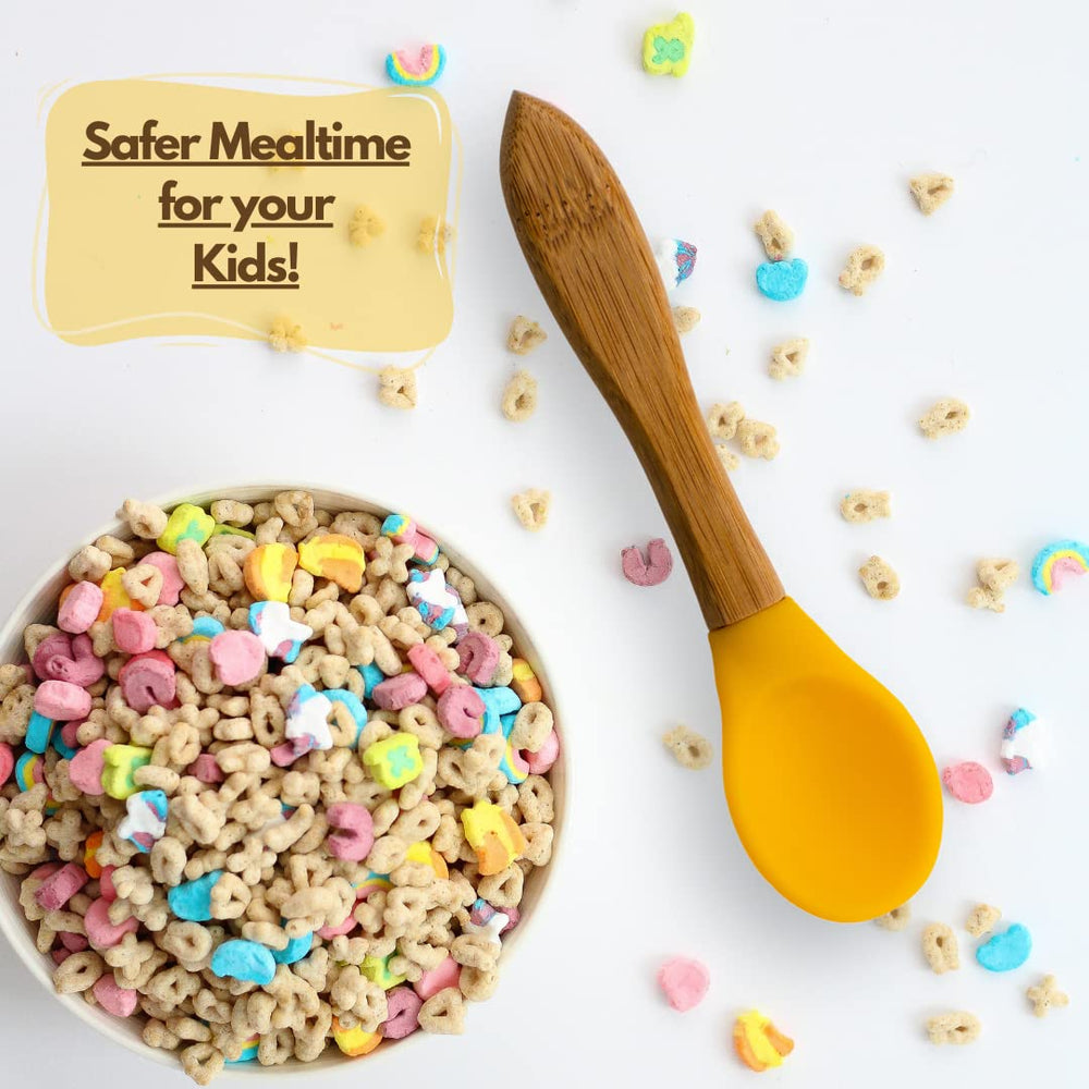 SAN SERO soft-tip spoon set designed for 6+ month olds.