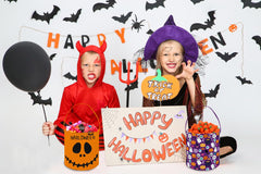 Sanjiaofen kids candy basket with handles, easy to carry during Halloween outings.