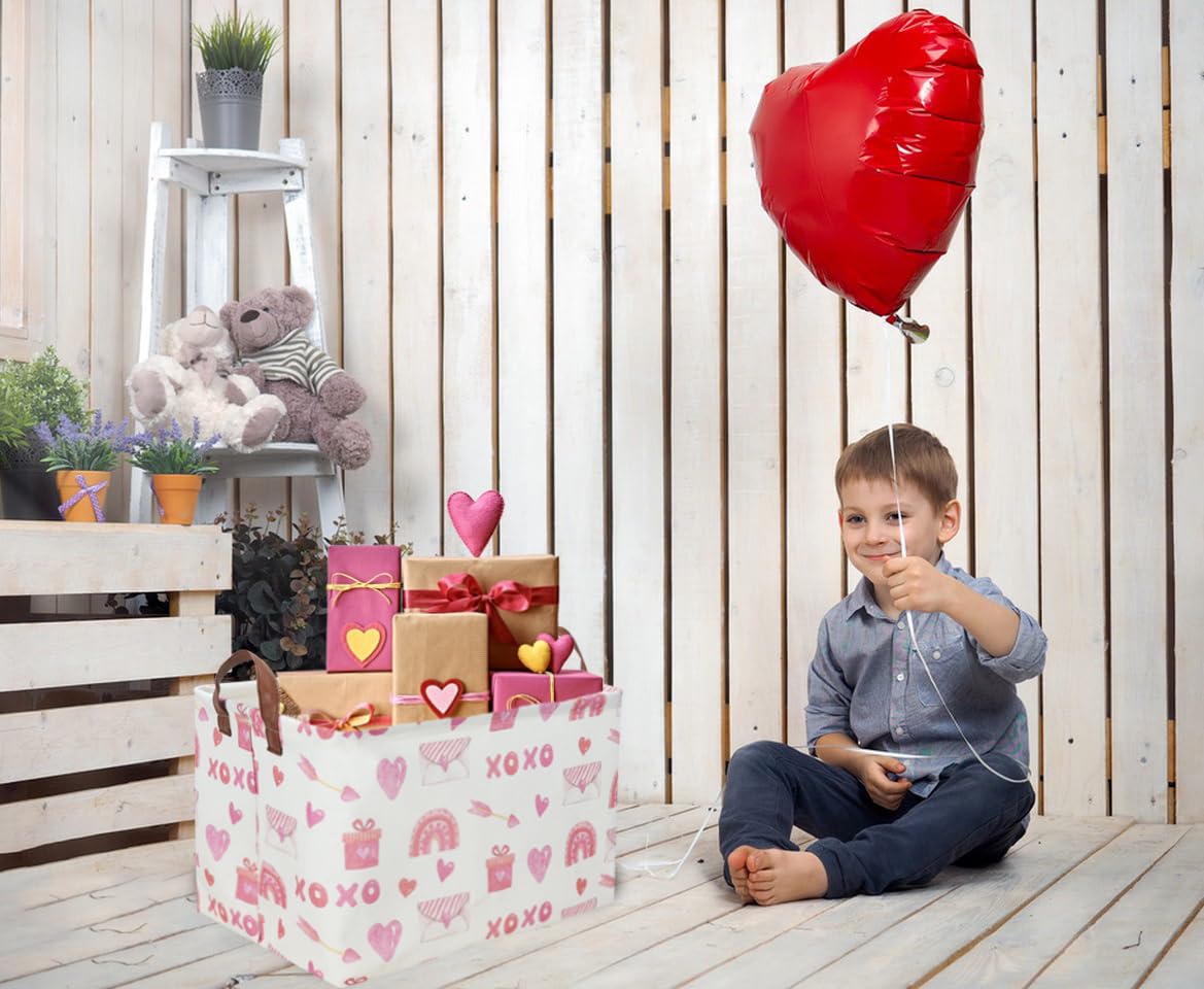 Sanjiaofen leather handles basket shows easy-carry and long-lasting use.