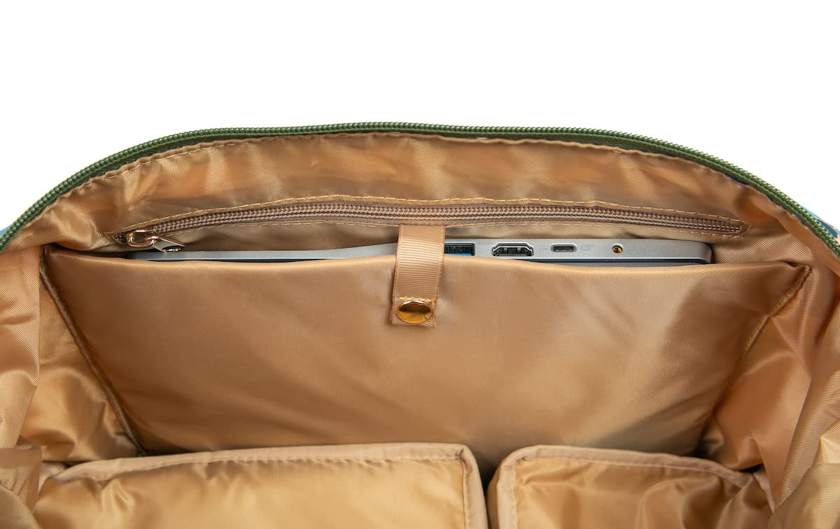 Easy-clean materials on Lizzy bag for quick spills and daily use