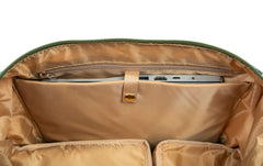 Easy-clean materials on Lizzy bag for quick spills and daily use