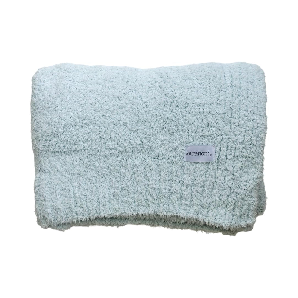 Saranoni Bamboni blanket texture closeup highlighting velvety softness for cozy evenings