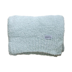 Saranoni Bamboni blanket texture closeup highlighting velvety softness for cozy evenings