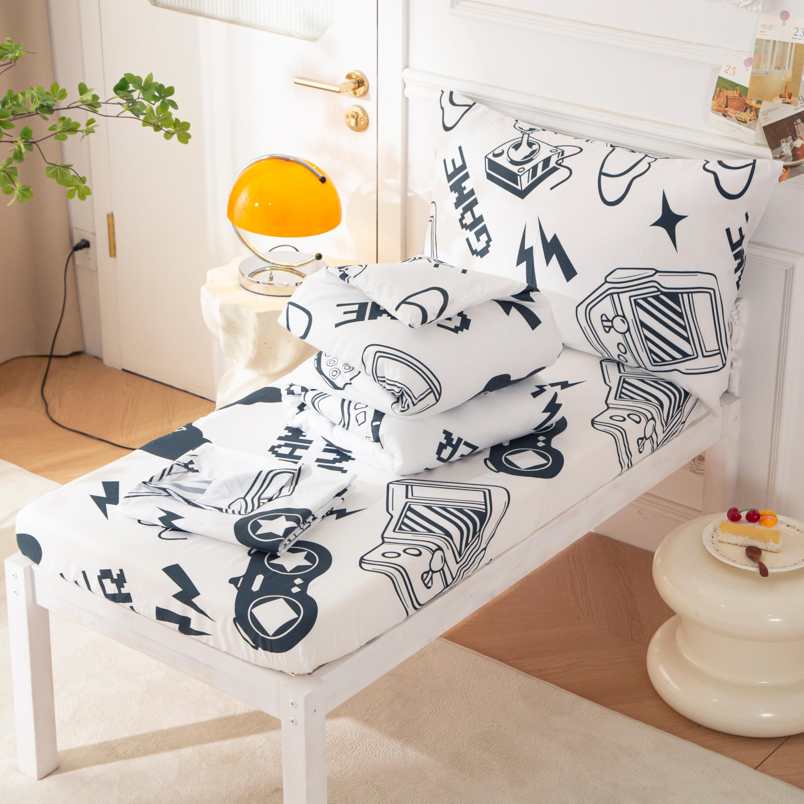 SDIII gamer toddler bedding set deep-pocket design fits up to 8 inches.