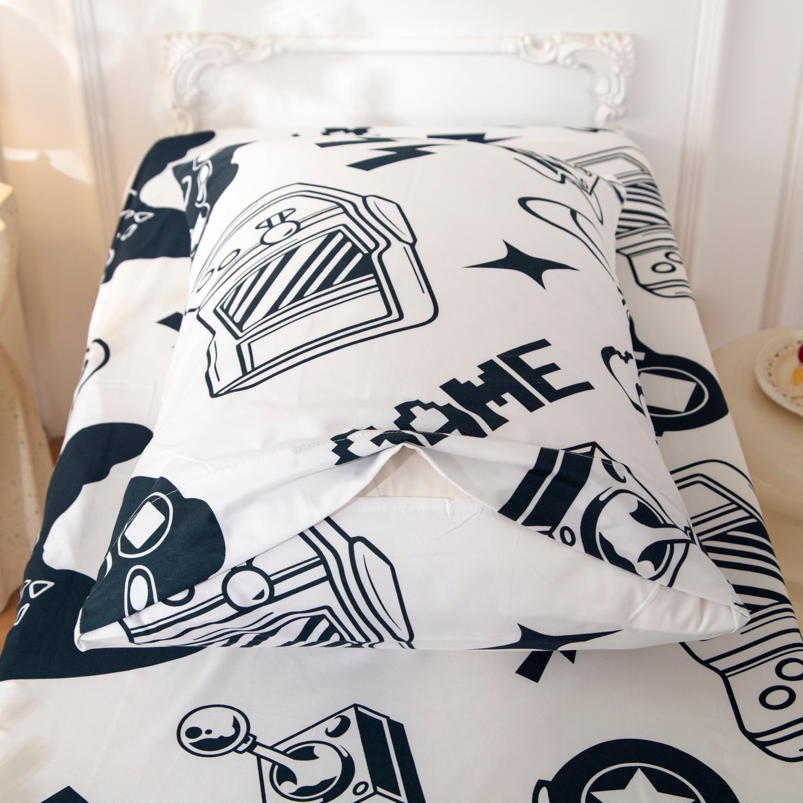 SDIII gamer toddler bedding set easy-care instructions simplify laundry.