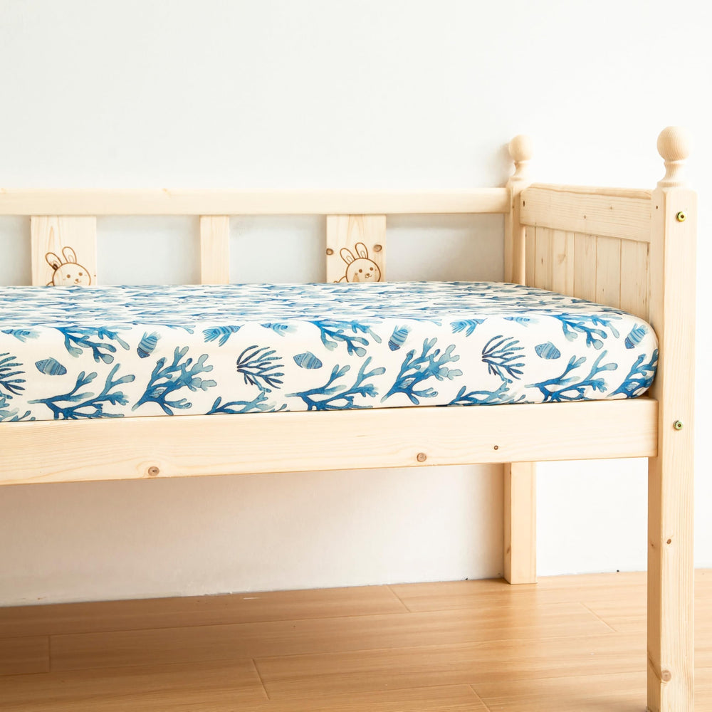 SDIII Ocean crib sheet fits standard crib and toddler mattresses, ready for growth.