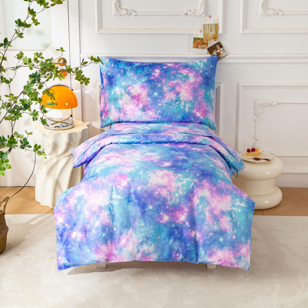 SDIII space toddler bedding comforter close-up with galaxy design for cozy nights