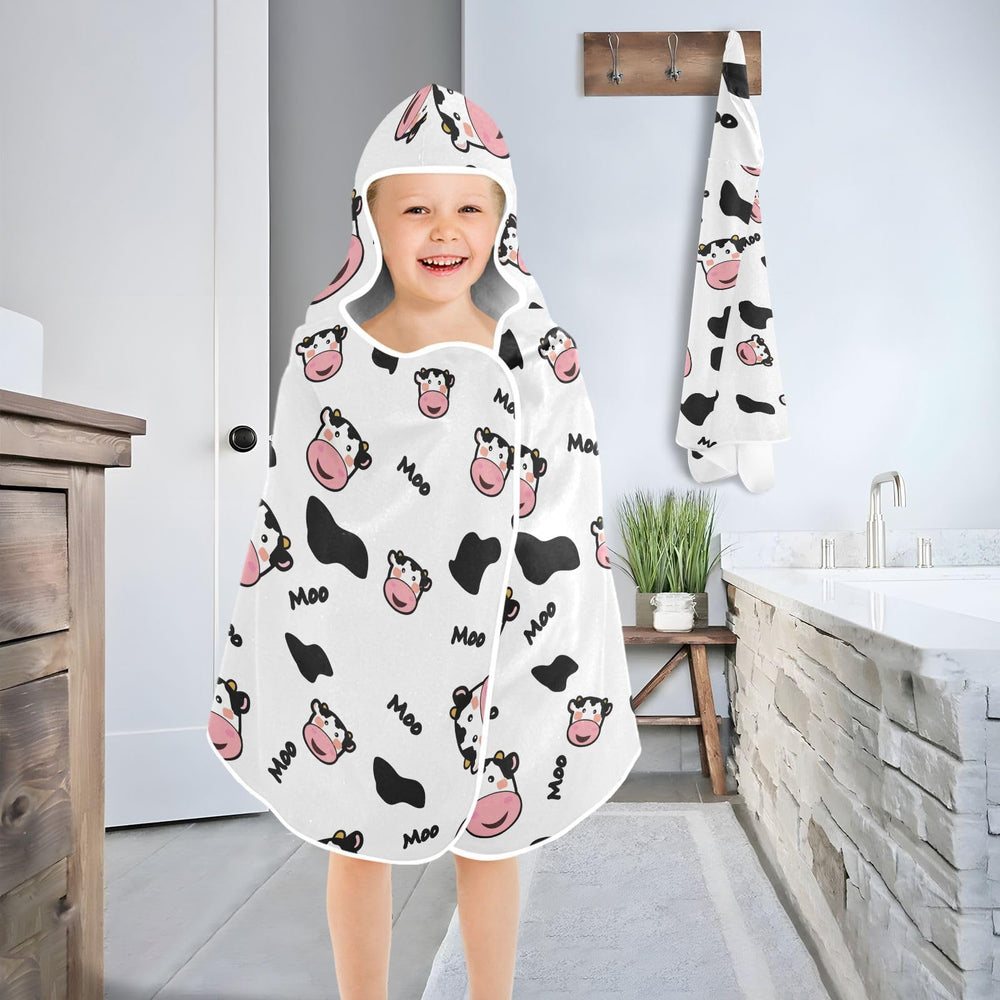 Selerdon Kids owl pattern towel brightens bath time and sunlit pool days.