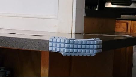 Seyõssbe packaging in blue showing a 6.6ft bumper for edges.