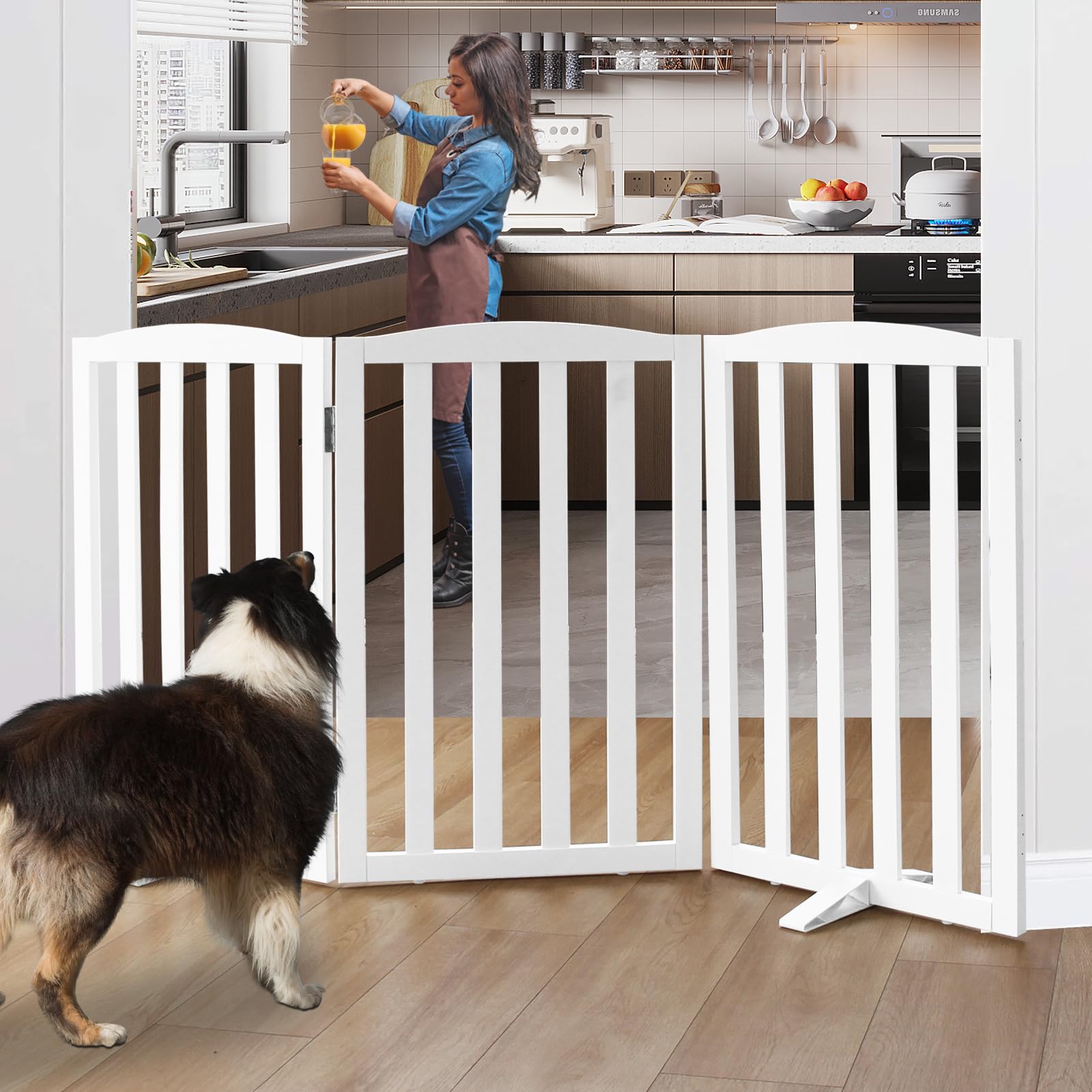 SFJC foldable three-panel gate expands to fit wide openings.