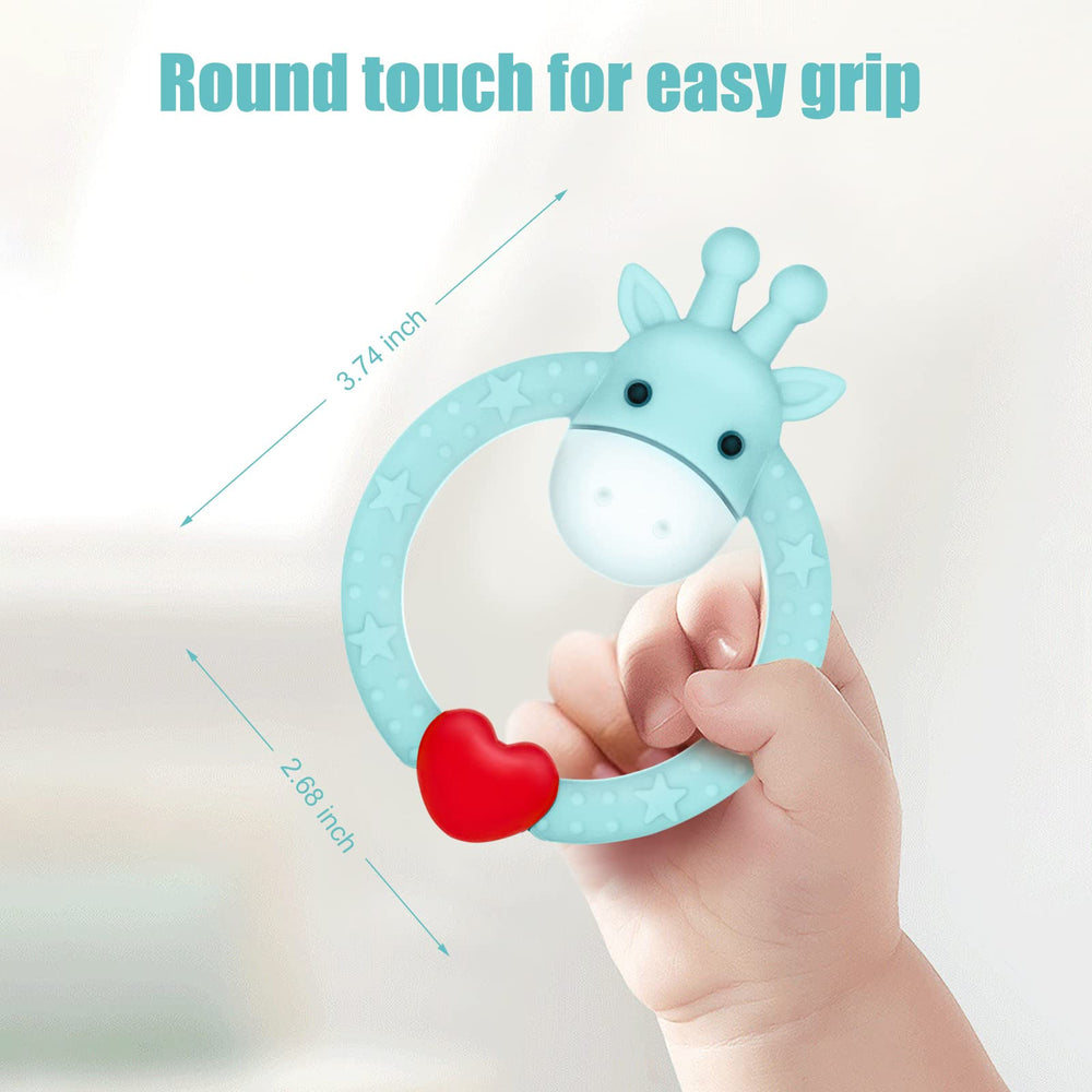 SHARE&CARE teether with heart detail attracts baby attention and mouthing