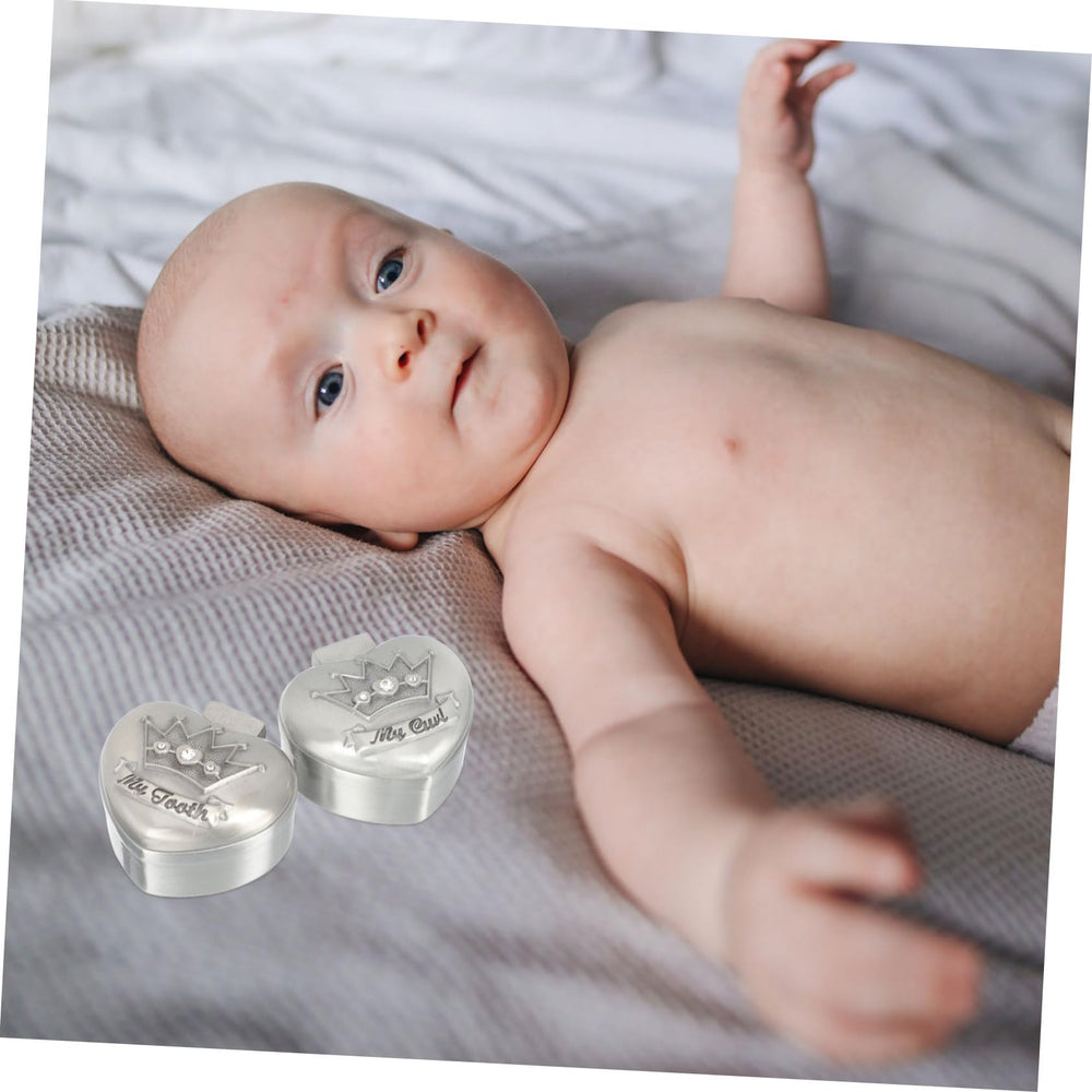 SHOWERORO Love Crown Box durable zinc alloy design for lasting memories.