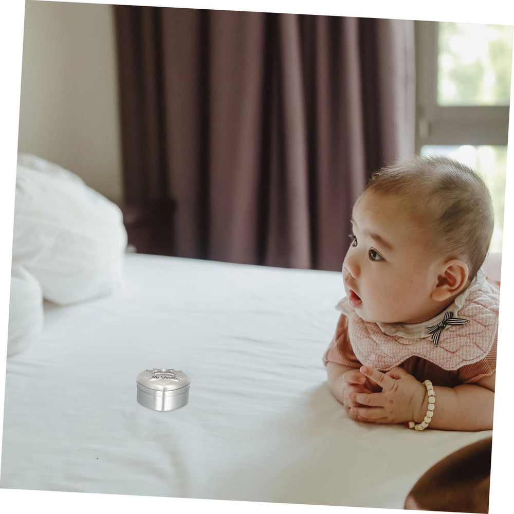 SHOWERORO Love Crown Box flannelette lining protects delicate mementos.
